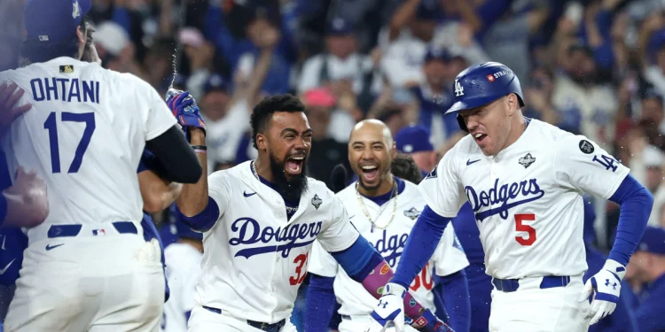 El poder de Ohtani y Freeman da histórico triunfo a Dodgers en la Serie Mundial sobre Azulejos de Toronto en partidazo y en 18 entradas