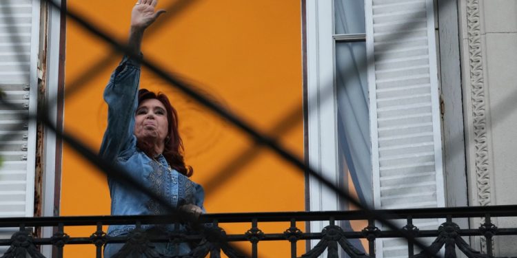 Los canales de contacto secretos entre Cristina y Karina Milei