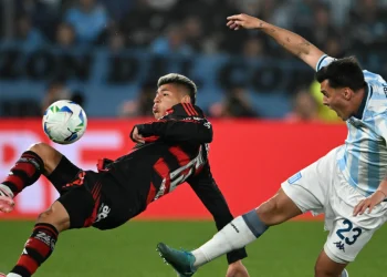 Flamengo acabó con la ilusión de Racing, lo eliminó y es finalista de la Copa Libertadores.