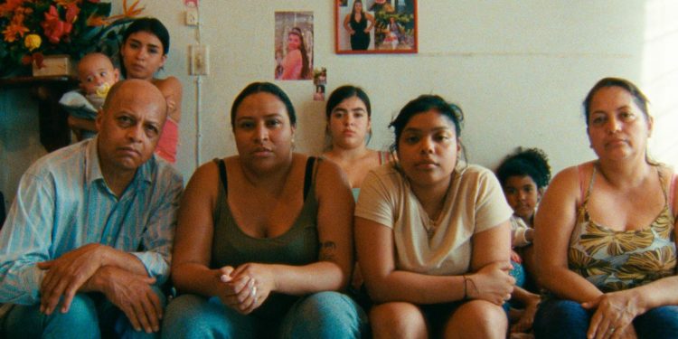 Au Panorama du cinéma colombien, le père et le fils, la femme transgenre et le poète