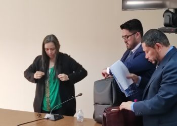 Exjefa de archivo del TSE acepta cargos y recibe condena de dos años por abuso de autoridad