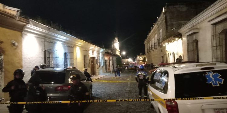 Balacera en zona turística de Antigua Guatemala genera pánico y fuerte despliegue policial