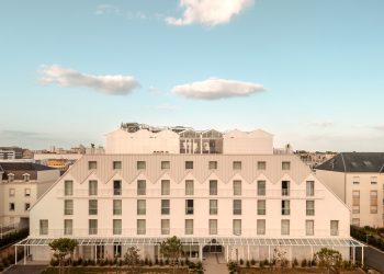 Revertime Hotel / Block Architectes