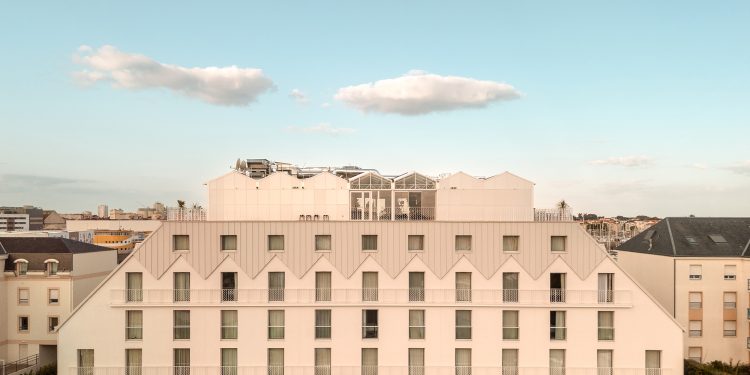 Revertime Hotel / Block Architectes