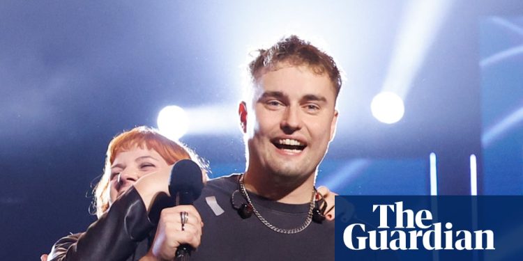 Sam Fender gana el premio Mercury 2025 por su álbum People Watching | premio mercurio