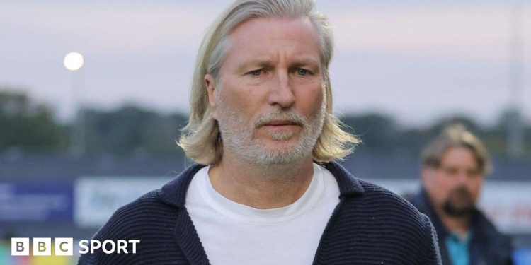 Robbie Savage: el jefe de Forest Green Rovers condena el 'vil abuso' dirigido a él