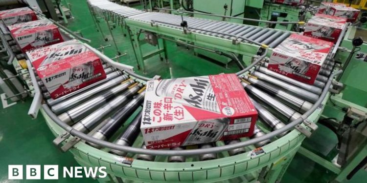 Asahi reinicia la producción de cerveza en Japón después del ciberataque