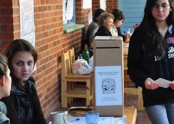 Más de un millón de adolescentes votarán por primera vez este 26 de octubre | La mitad son bonaerenses, cordobeses y santafesinos