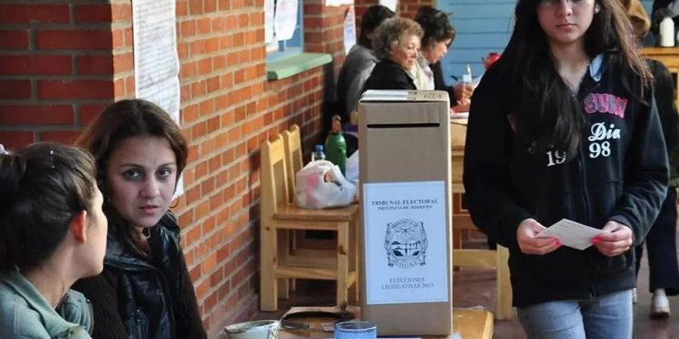 Más de un millón de adolescentes votarán por primera vez este 26 de octubre | La mitad son bonaerenses, cordobeses y santafesinos