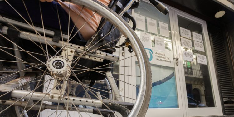 Por las coimas en Andis hicieron 25 allanamientos | Una jornada intensa en la investigación judicial que preocupa a la Casa Rosada