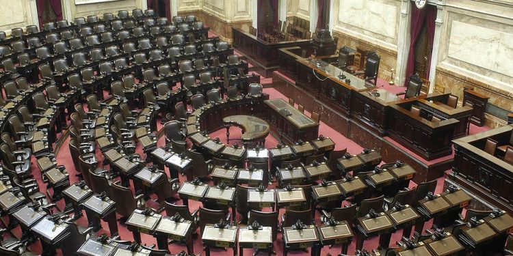 Cerrado hasta el día después de las elecciones | Cese a la ofensiva opositora a una semana de las legislativas