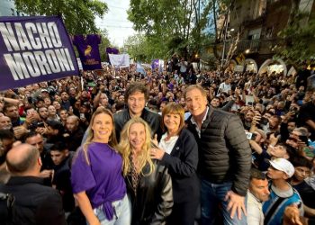 Entre vallas y protestas, Milei llevó sus gritos por megáfono a Tres de Febrero | Junto a Santilli, Reichardt, Bullrich y Karina
