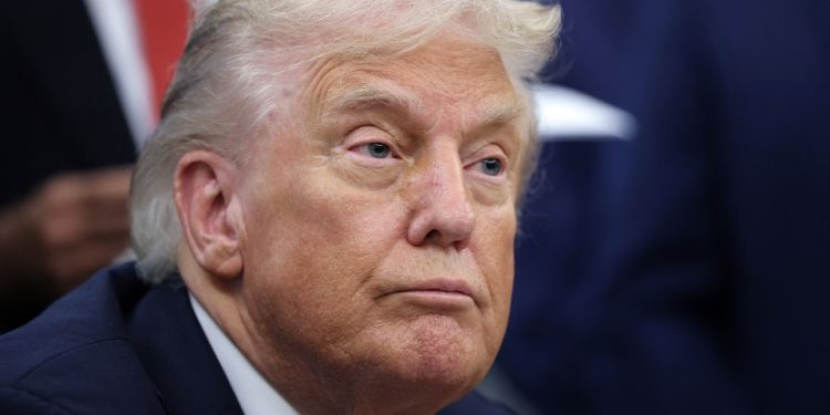 Trump dice que los argentinos «están muriendo, están luchando por sus vidas» | Dijo que podría comprar carne argentina.