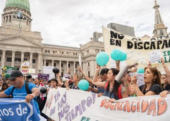 Tras ganar parcialmente la pelea por las pensiones, la discapacidad sigue exigiendo que se aplique la ley | Marcha por fondos para la Emergencia