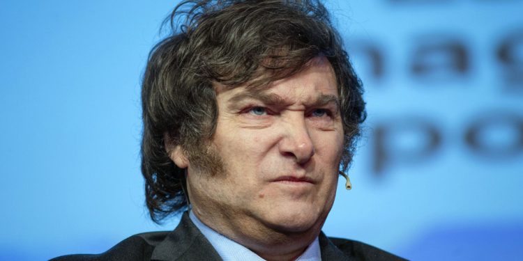 Elecciones 2025. En veda Milei se junta con el CEO del JP Morgan con el foco en el dólar | Termina la campaña electoral