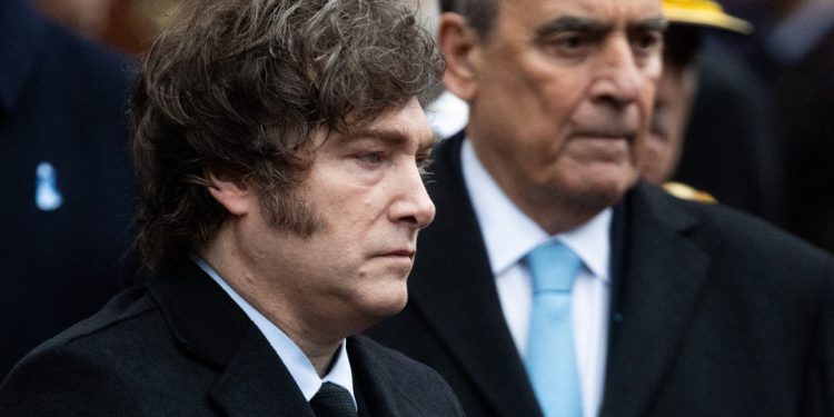 Cambios de gabinete: muchas vacantes, pocos avances | Milei demorara las definiciones