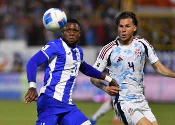 Juan Pablo Vargas se rinde ante Kendall Waston y pide 'voto de confianza' para esta Selección de Costa Rica