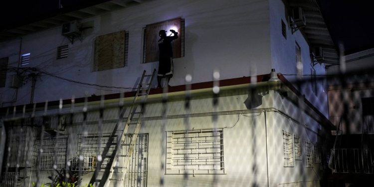 El huracán Melissa tocará tierra «catastrófica» en Jamaica