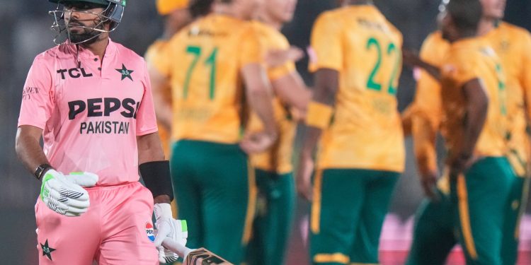 Sudáfrica fuerza el colapso de Pakistán mientras Babar busca un pato en el regreso de la T20 | Noticias de críquet