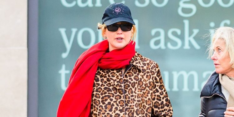 Jennifer Lawrence combina dos de sus tendencias de otoño favoritas
