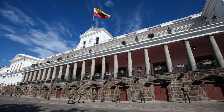 Ley de Fortalecimento Crediticio Fue Publica en el Registro Outicial | Política | Noticias