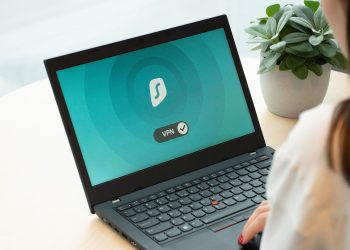 Surfshark actualiza su red con servidores de 100 Gbps, los primeros en la industria