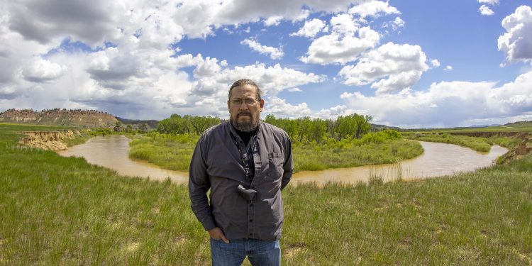 El artista del norte de Cheyenne Bently Spang actúa en el Museo de Arte Zimmerli