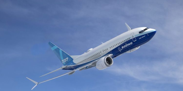 Es posible que algo del “espacio” haya golpeado un vuelo de United Airlines sobre Utah