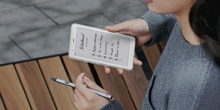 El Boox Palma 2 Pro con Android cabe en tu bolsillo, pero no es un teléfono