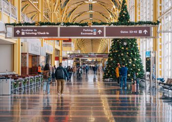 ¿Por qué ahora es el momento de empezar a reservar vuelos de vacaciones para obtener las mejores ofertas?