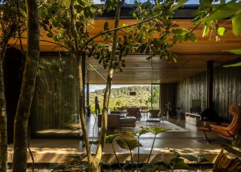 Casa 258 / Cornetta Arquitetura