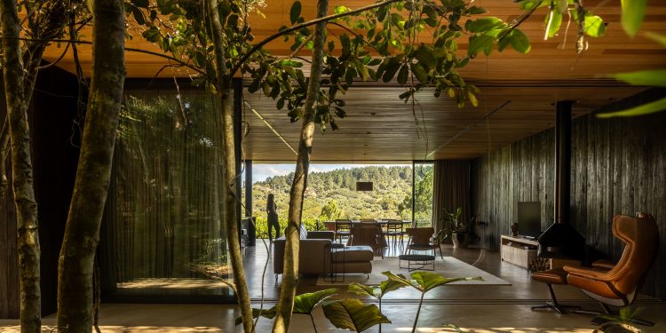 Casa 258 / Cornetta Arquitetura