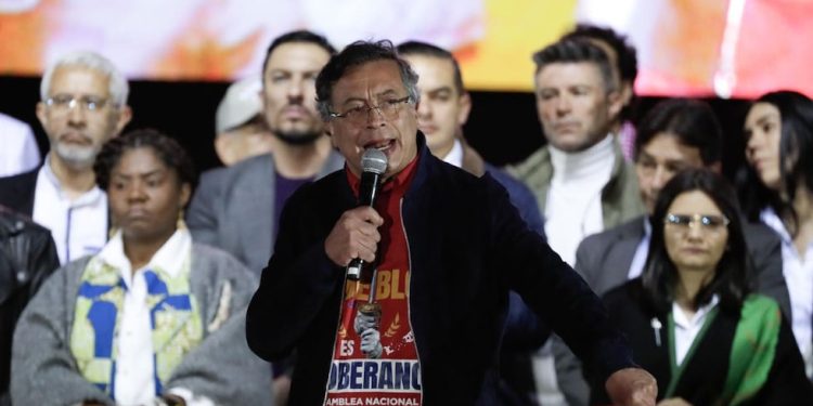 Colombia: Gustavo Petro dice que presentará las firmas para un constituyente antes de terminar su último mandato | MUNDO