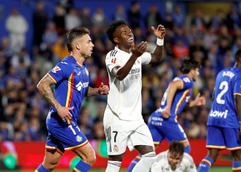 Vinicius oficia de agente nervioso