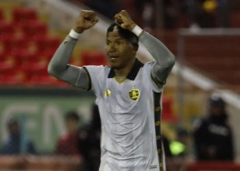 Aucas triunfa agonicamente ante Deportivo Cuenca en la liguilla por Sudamericana
