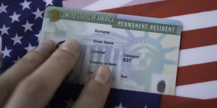Atención migrante: EE.UU. revisará expedientes y revocará la Tarjeta Verde por estas razones críticas | nnda | nnrt | REVISTA