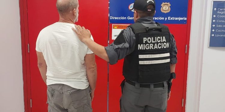 Policía de Migración Detiene A Hombre Con Antecedentes Penales por Delitos Cometidos en Estados Unidos