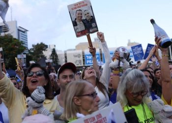 Confirman la liberación de los primeros siete rehenes; camino a israel