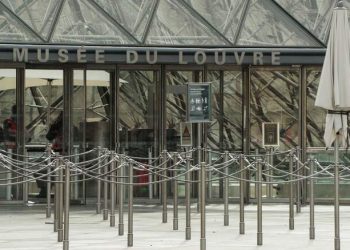 Los posibles errores que facilitaron el robo en el Museo del Louvre | noticias hoy