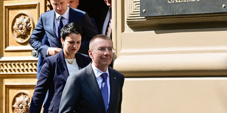 El parlamento de Letonia vota a favor de abandonar el tratado global que protege a las mujeres – POLITICO