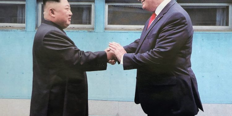 Según se informa, funcionarios estadounidenses presenciaron la reunión entre Trump y Kim Jong Un – POLITICO