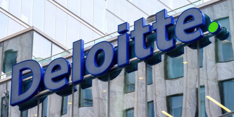 Por qué Deloitte está apostando fuerte por la IA a pesar de un reembolso de 10 millones de dólares