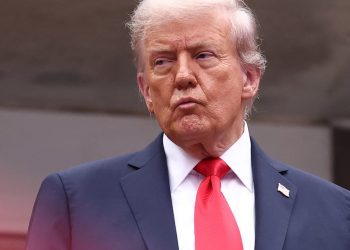 Gaste más en defensa o enfrente aranceles de 'castigo' – POLITICO