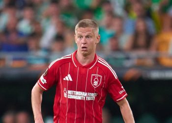 Oleksandr Zinchenko de Nottingham Forest para Miss Midtjylland Game con lesión en la ingle