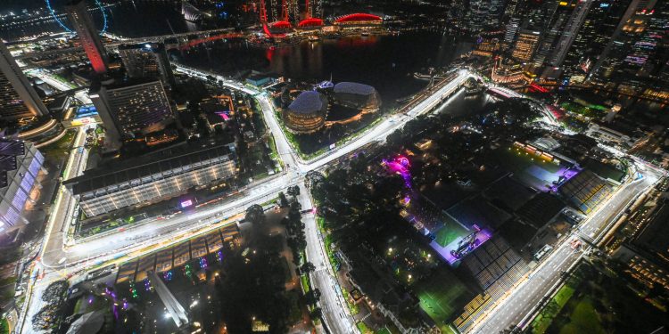 F1 en Singapur: «Trofeo para el héroe de la raza»