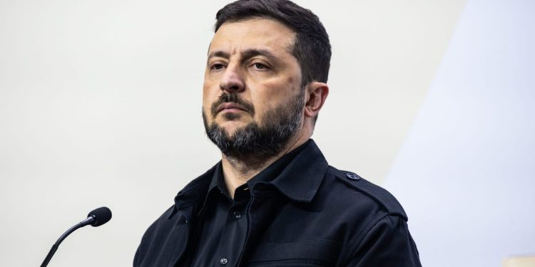 El «salvaje» ruso de drones golpea el tren de pasajeros de Ucrania – Político