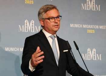 La Comisión Europea retrasa la decisión sobre asistencia migratoria – POLITICO