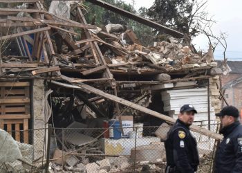 Polonia revuelve los aviones nuevamente mientras los ataques aéreos rusos matan a 5 en Ucrania – Político