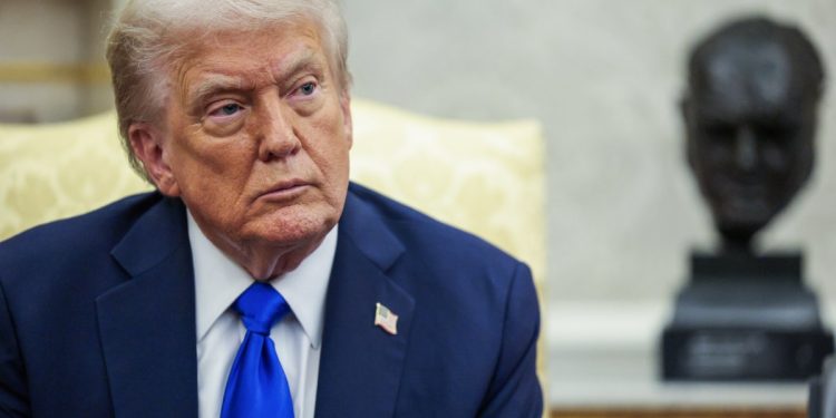 Trump dice que algunas personas «no merecen que se les cuide» durante el cierre