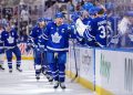 Lo que vimos en el primer partido de temporada de Leafs: Rielly y Matthews brillan, los recién llegados decepcionan